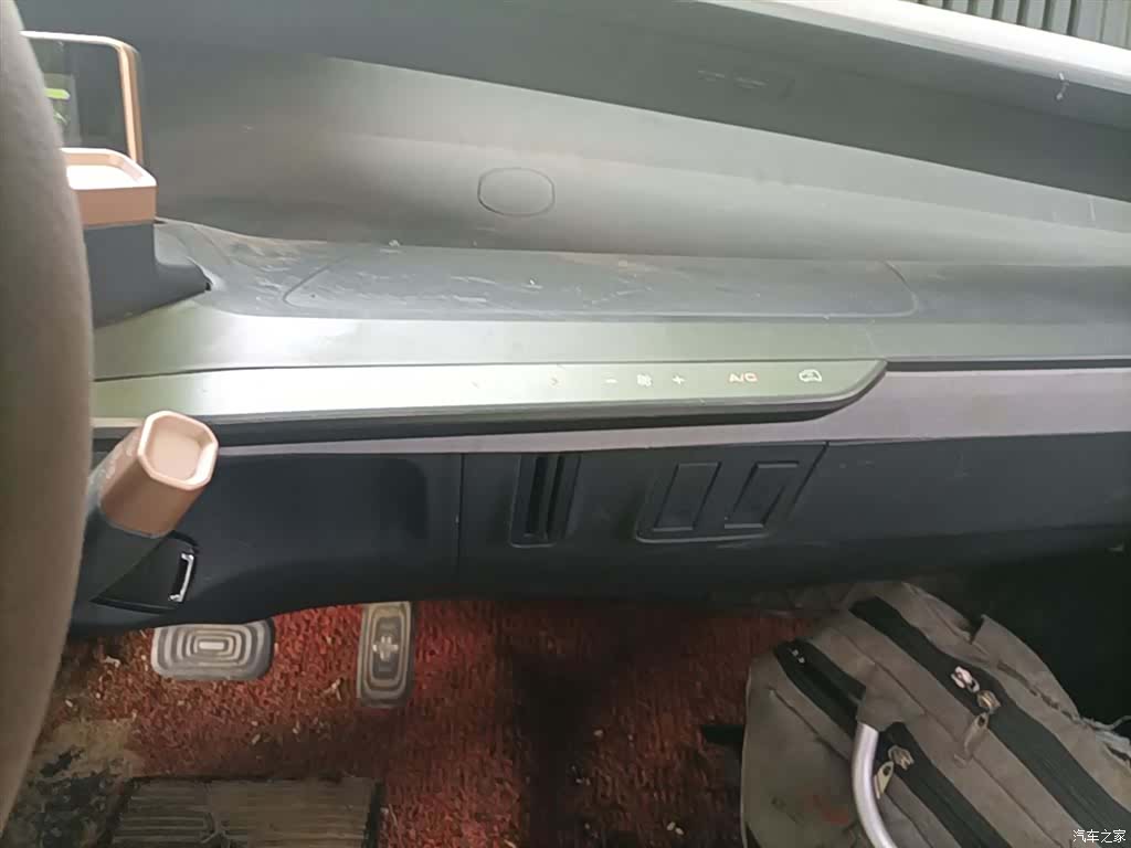 Wuling E200, 2019 13