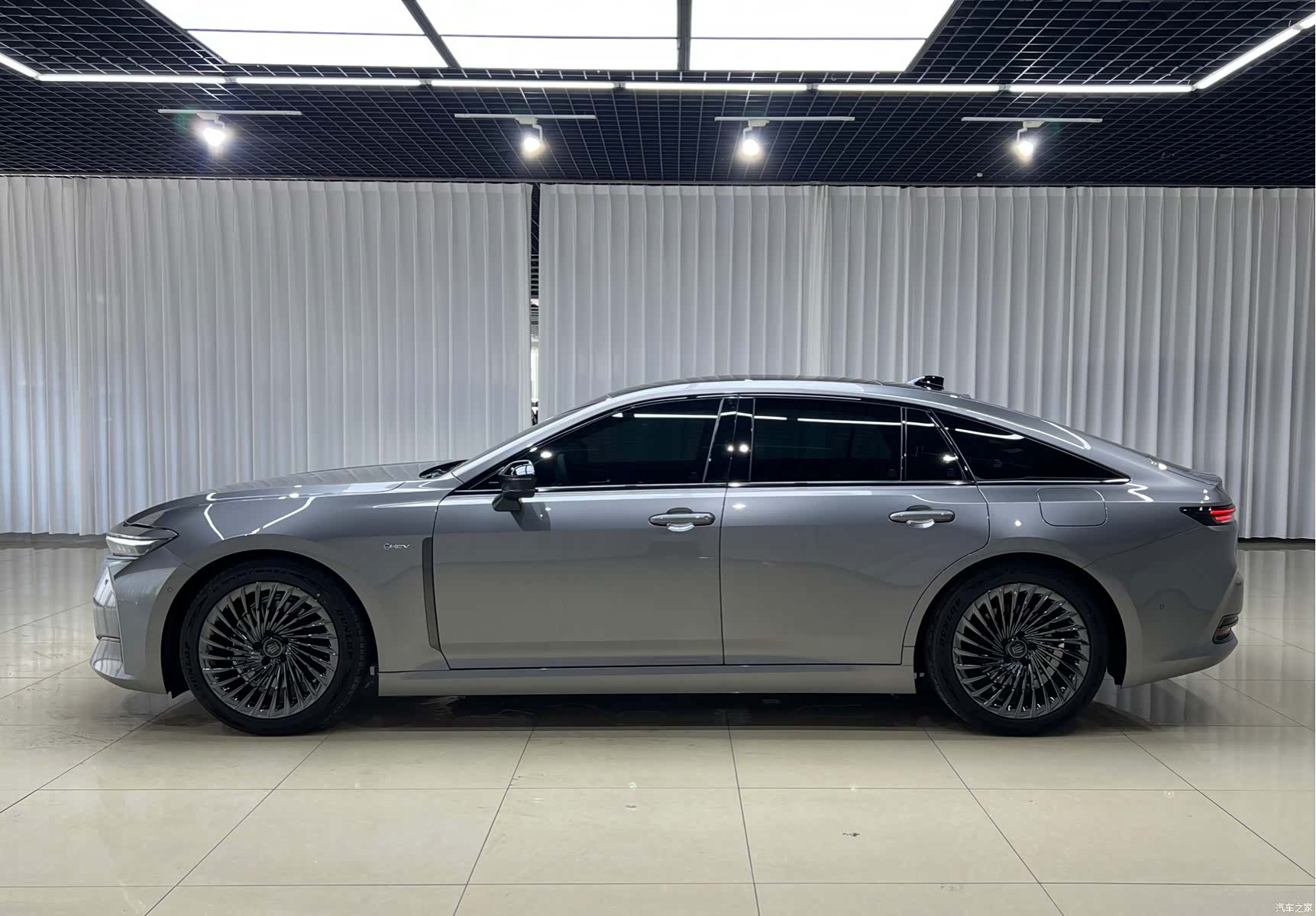 Toyota Crown, 2026 3