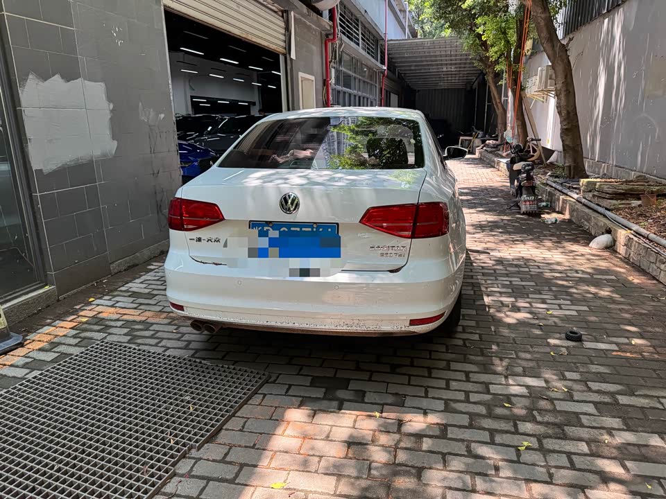Volkswagen Sagitar