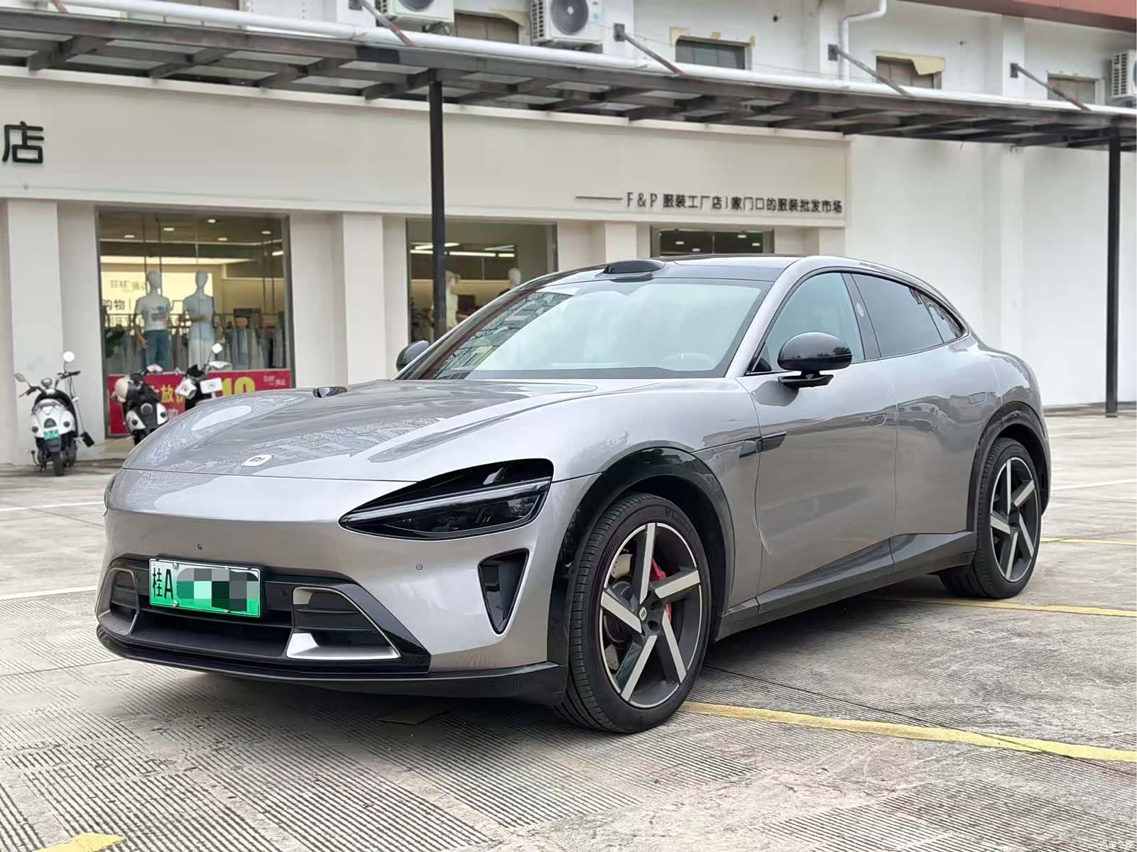 Xiaomi YU7, 2025 1