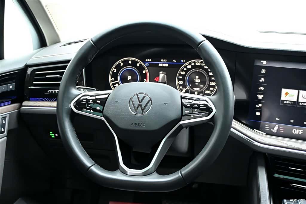 Volkswagen Touareg, 2025 18