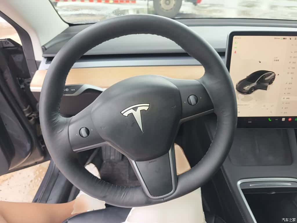 Tesla Model 3, 2022 11