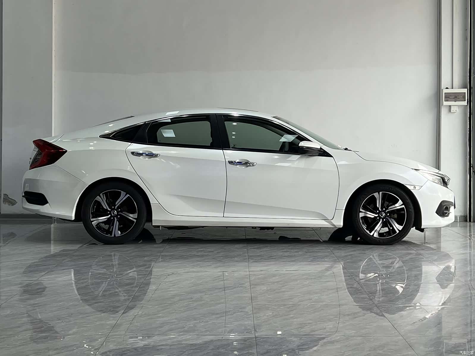 Honda Civic, 2018 все фото