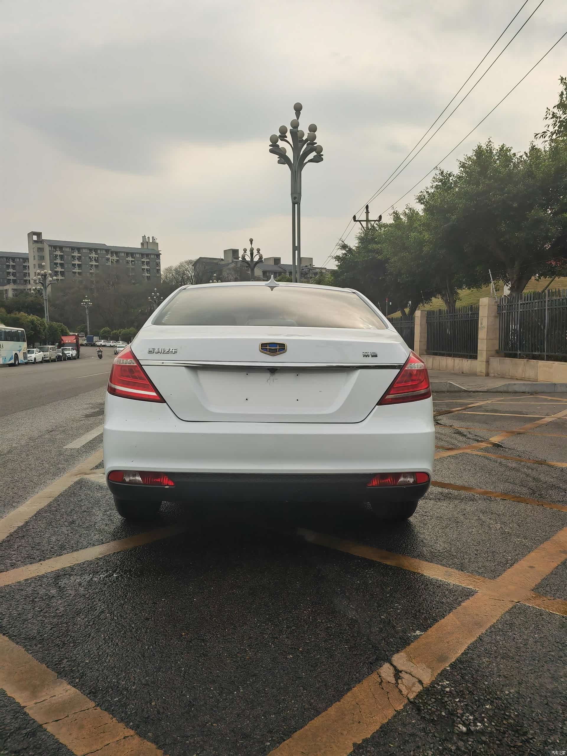 Geely Emgrand, 2016 10