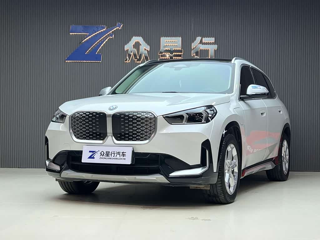 BMW iX1