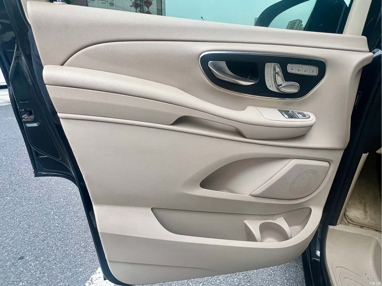 Mercedes-Benz V-Class, 2018 11