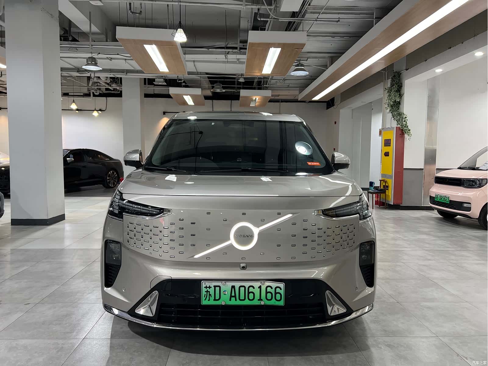 Volvo EM90, 2024 2