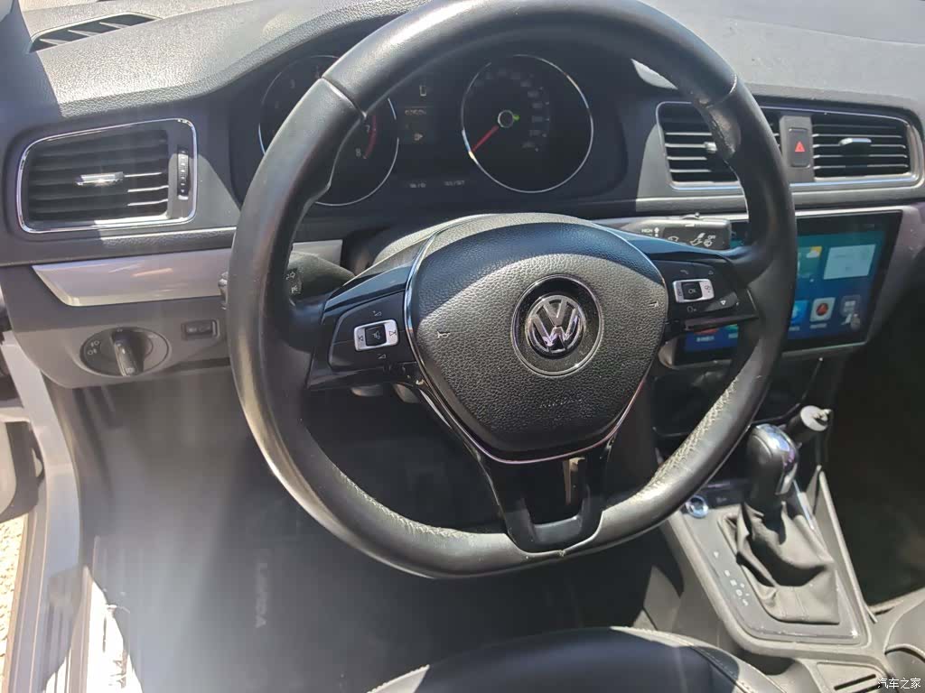 Volkswagen Lavida, 2017 3