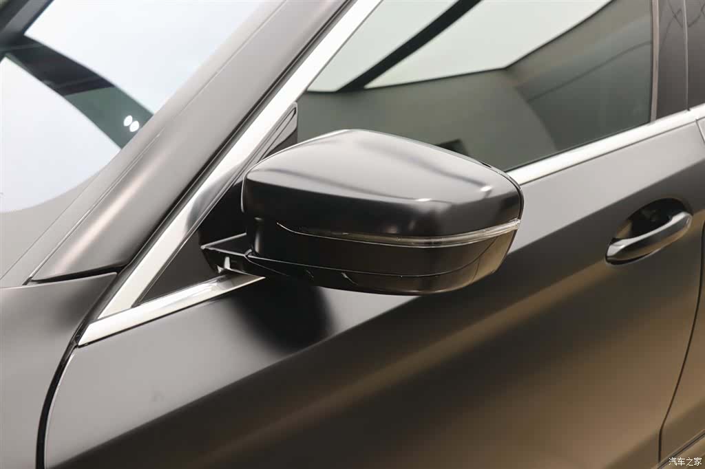 BMW 5 Series, 2023 28