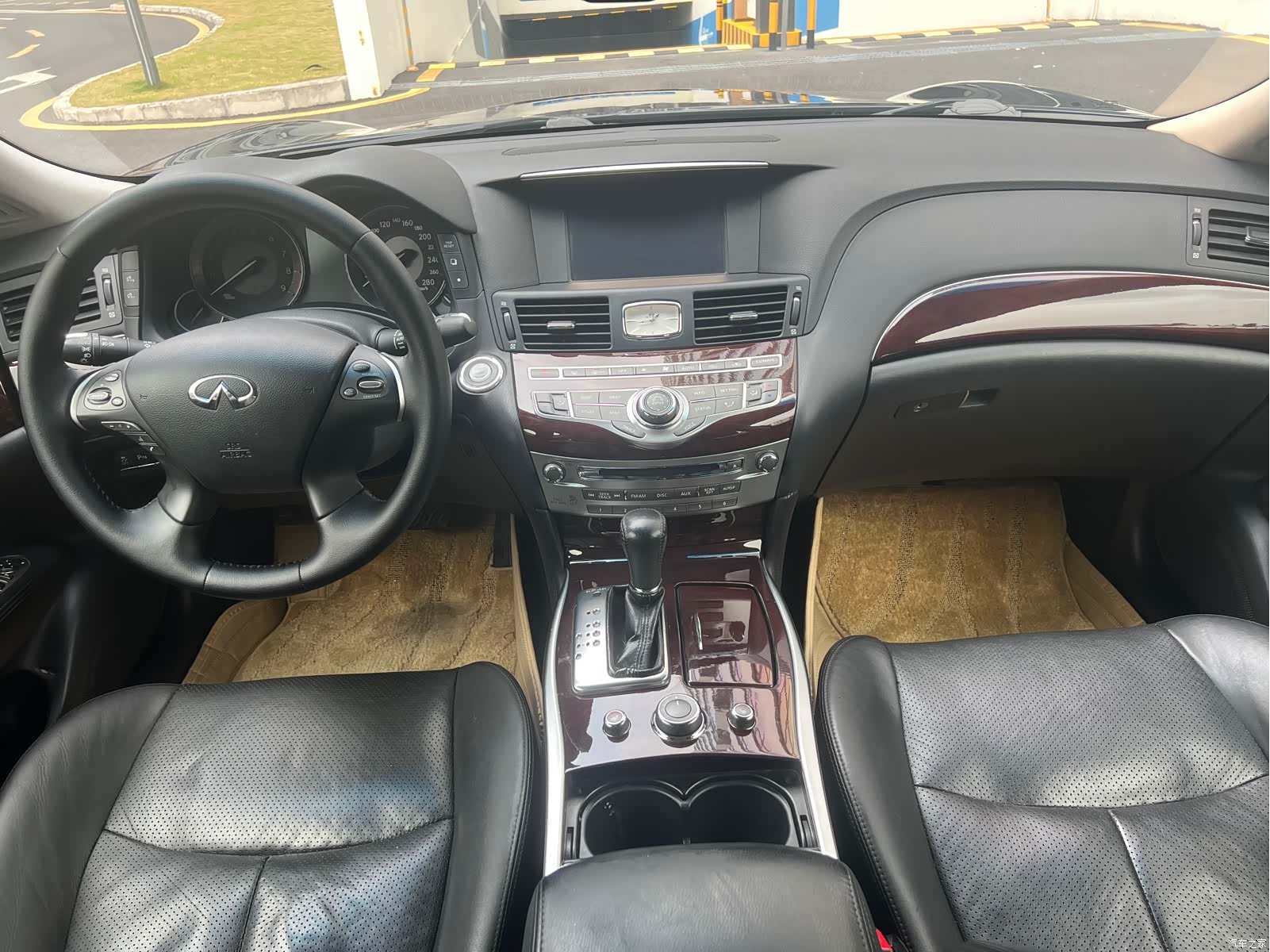 Infiniti Q70, 2016 10