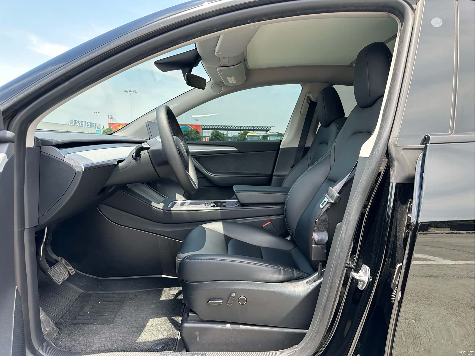 Tesla Model Y, 2024 8