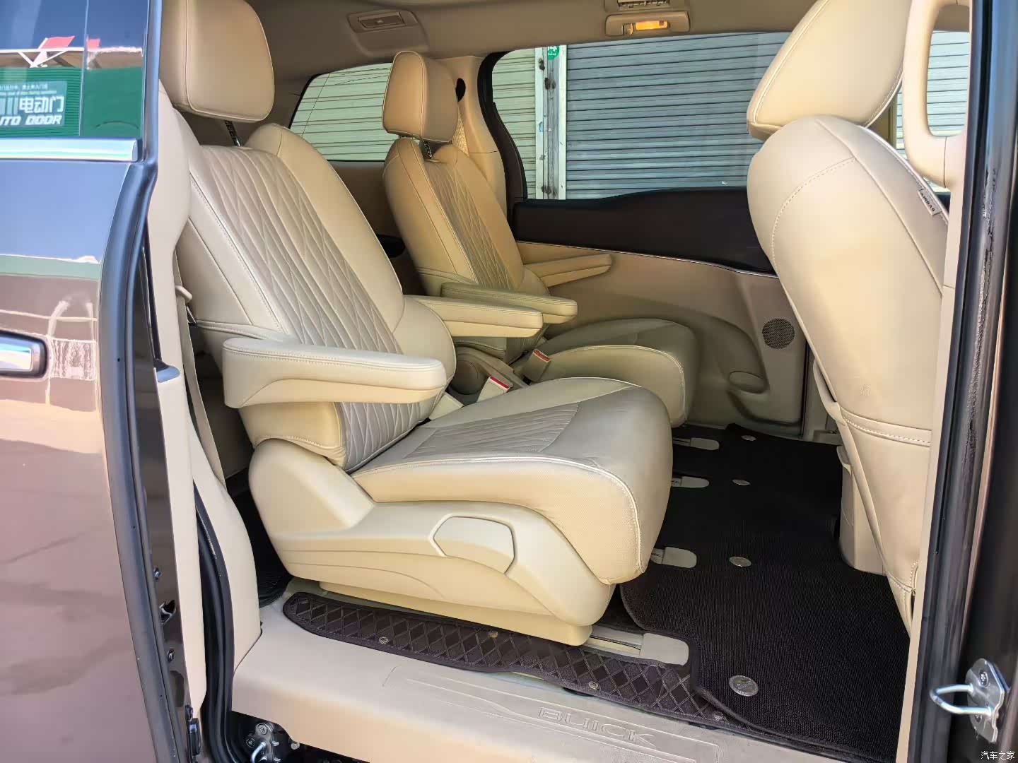 Buick GL8, 2023 9