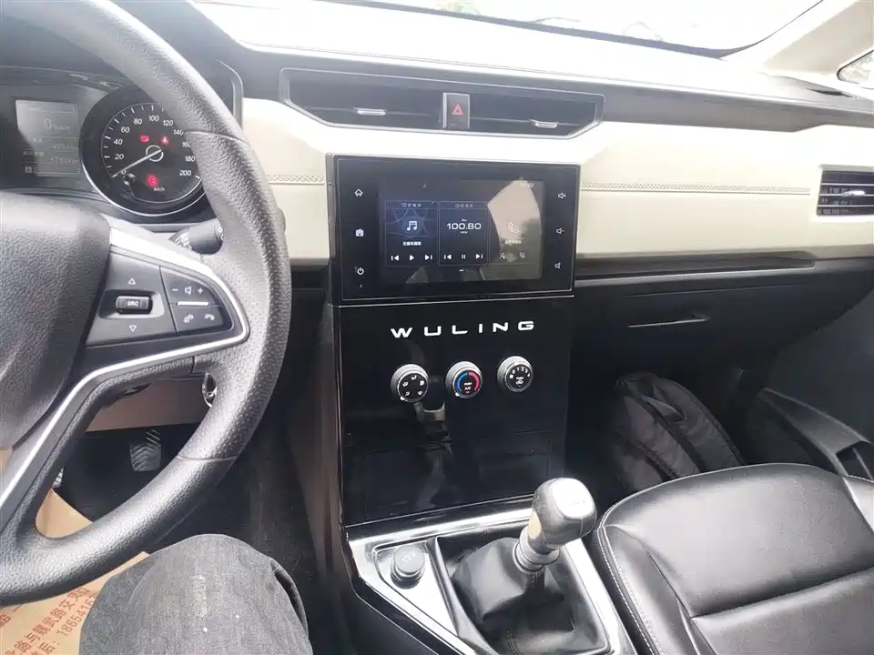 Wuling Wuling Hongguang PLUS