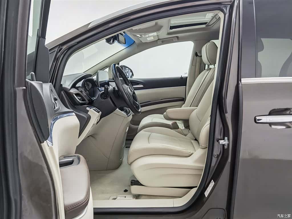 Buick GL8, 2021 10
