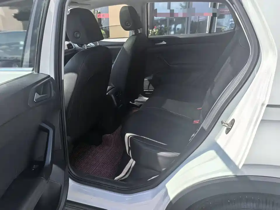 Volkswagen Exploring the shadow