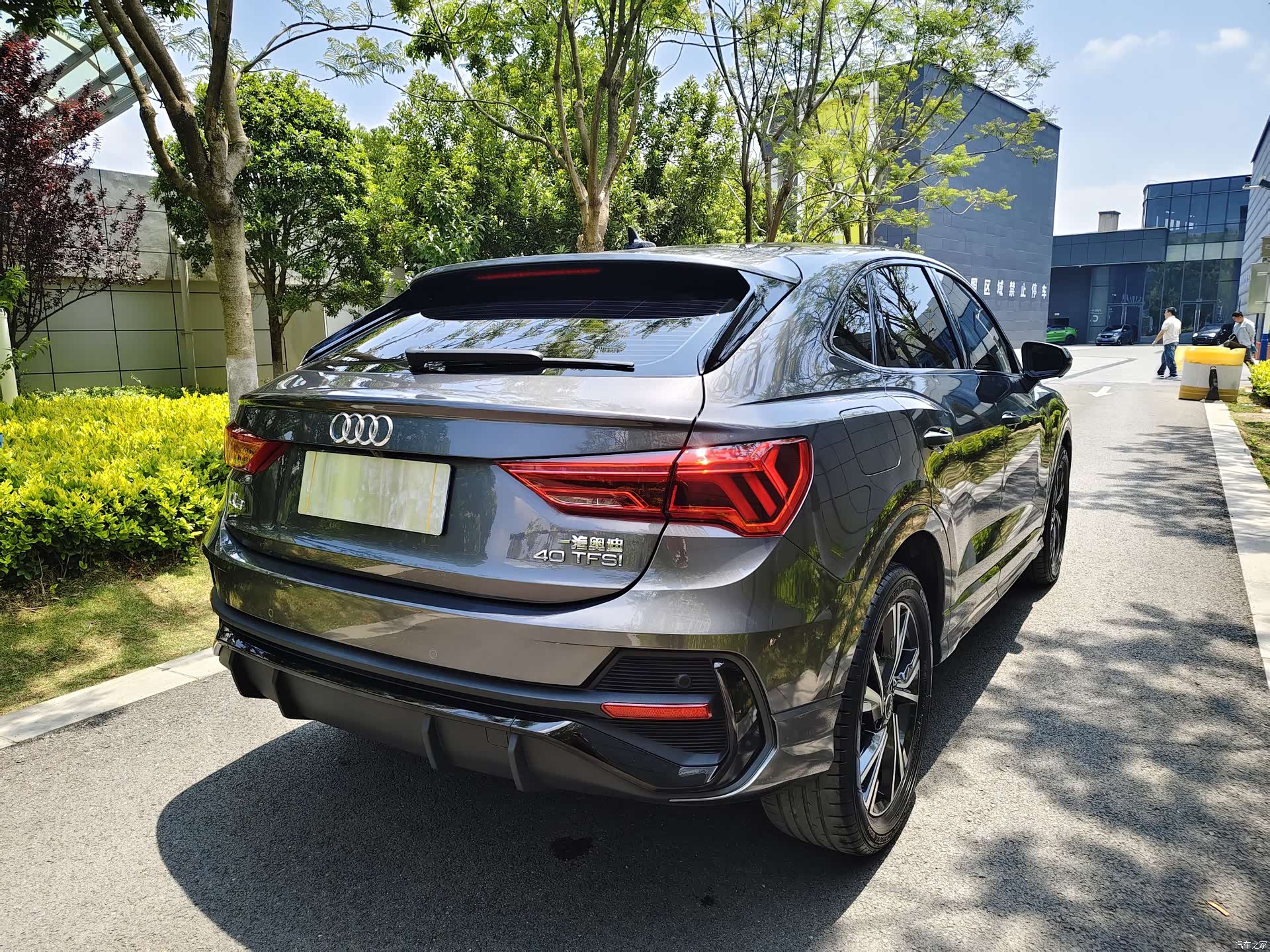 Audi Q3, 2022 11