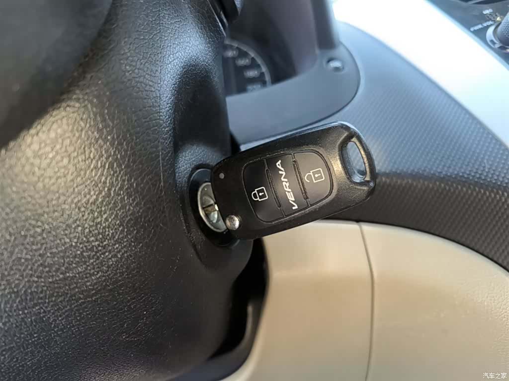 Hyundai GLS, 2015 9