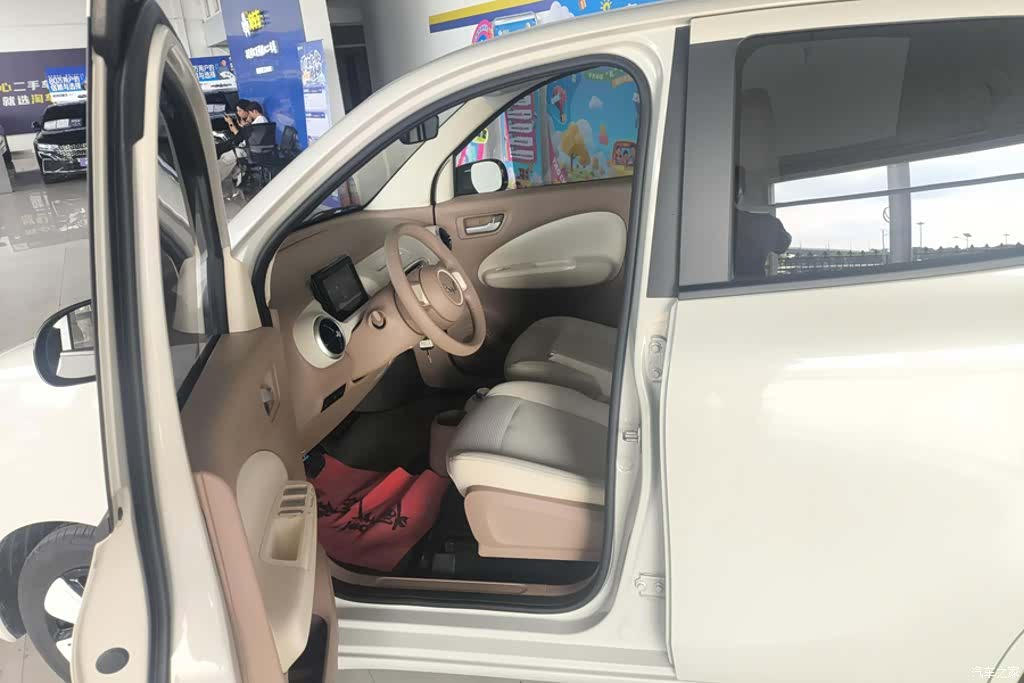 Wuling MINIEV, 2025 9