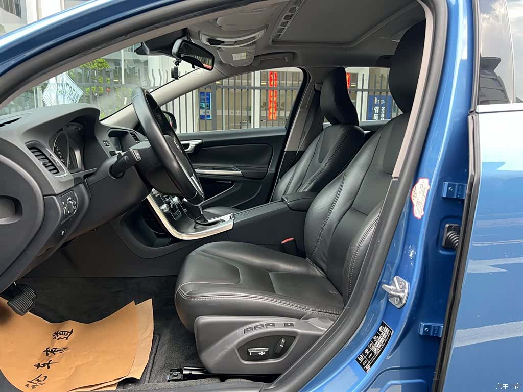 Volvo V60, 2015 3