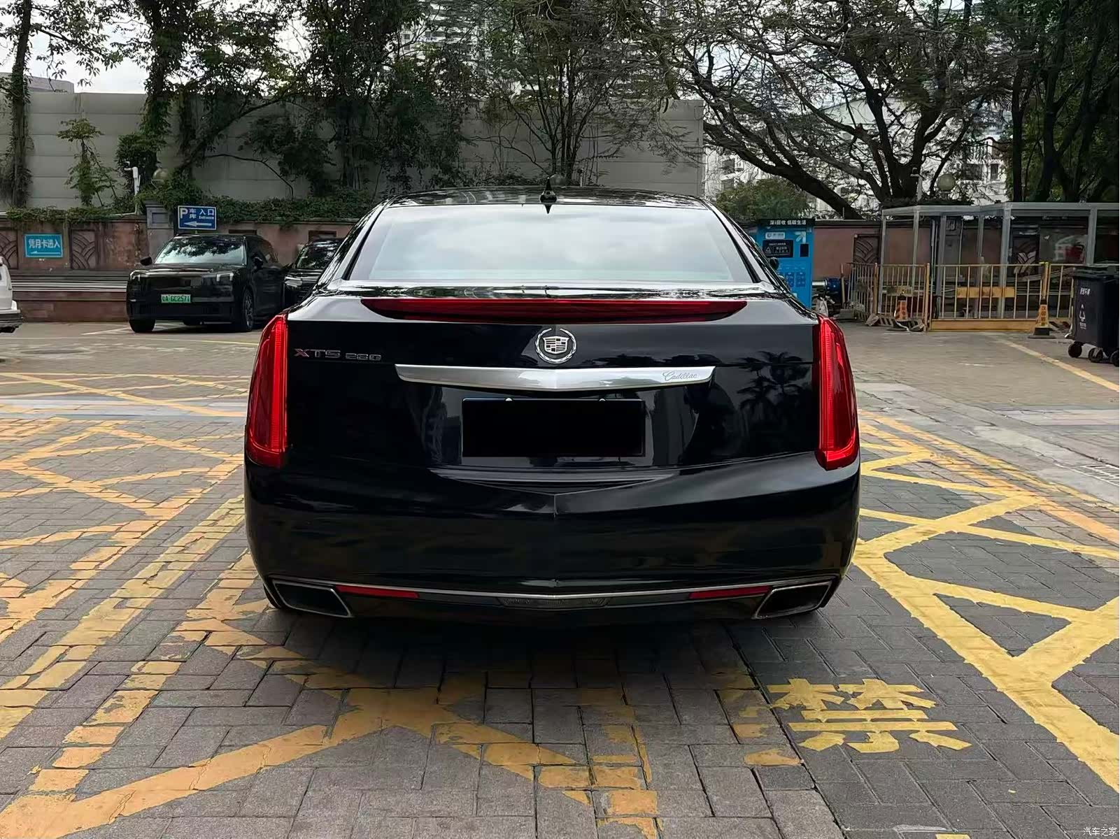 Cadillac XTS, 2013 10