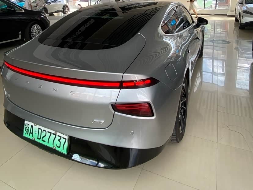 XPENG P7