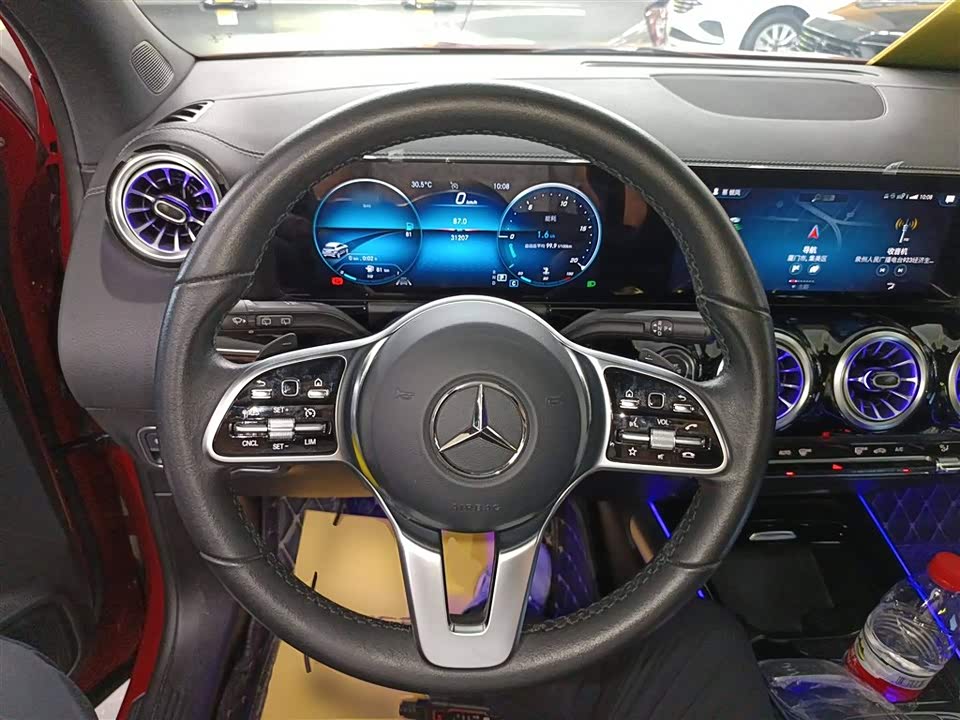 Mercedes-Benz GLA Mercedes-Benz GLA