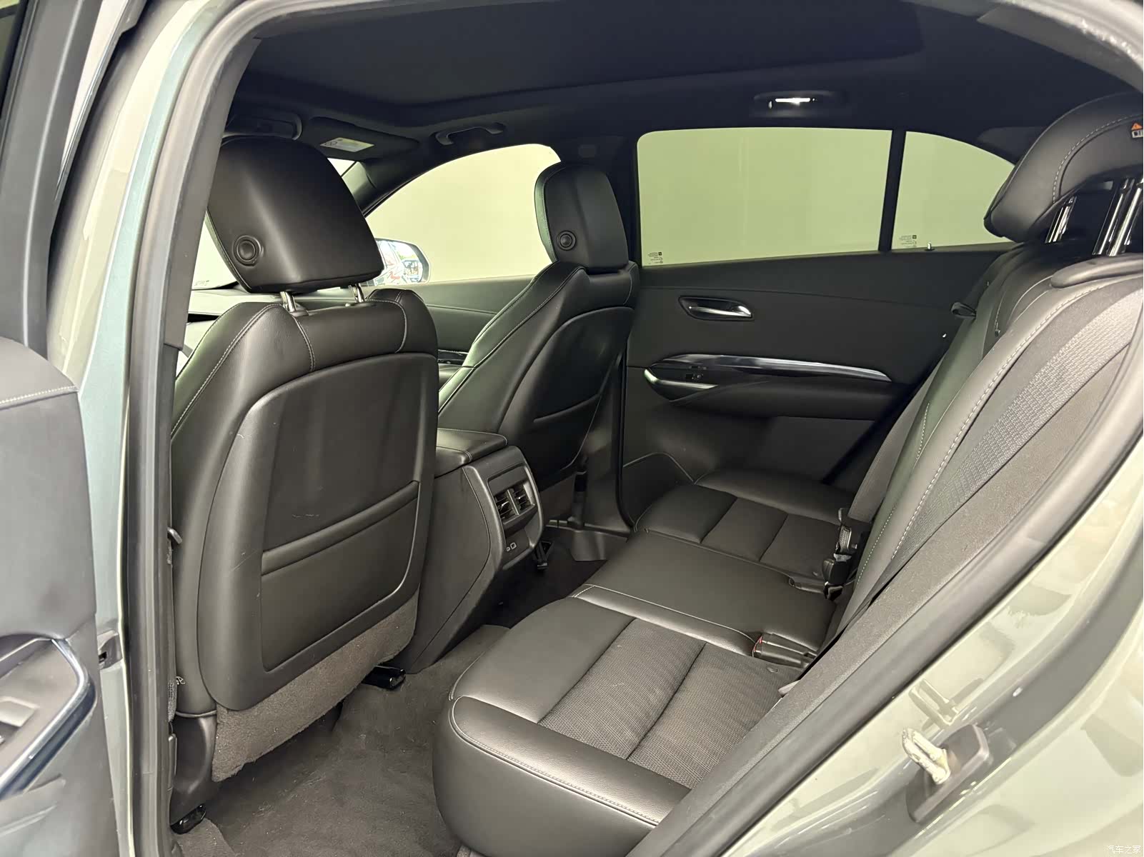 Cadillac XT4, 2019 10