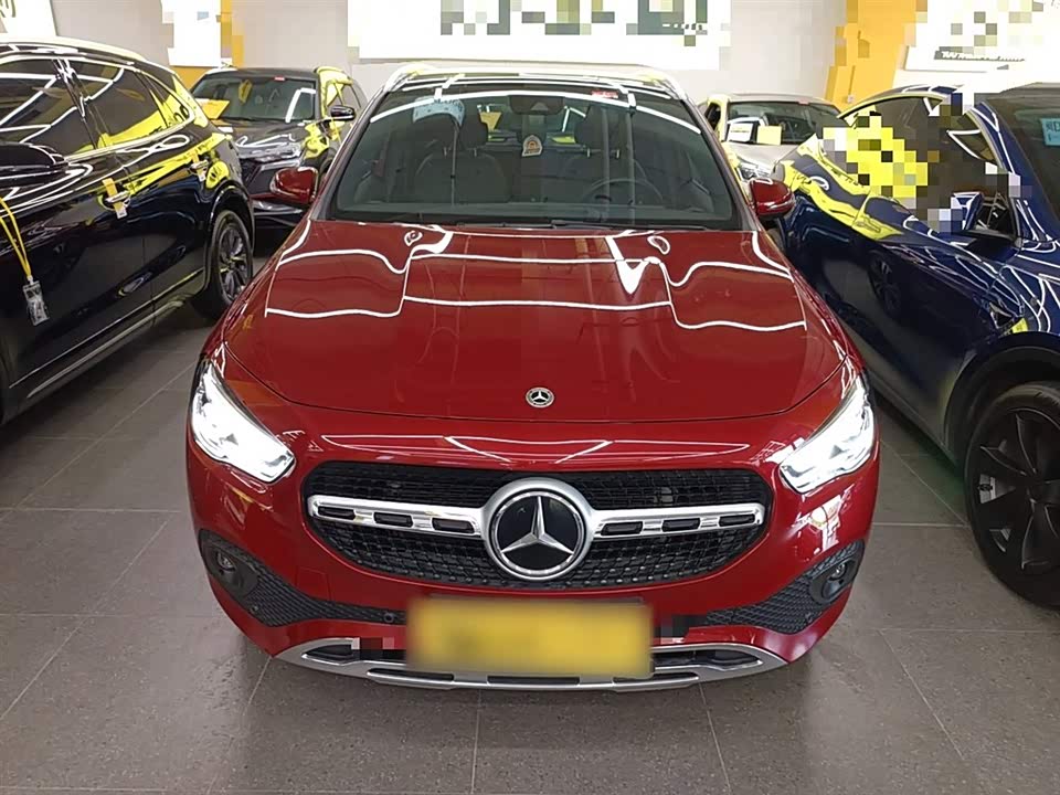 Mercedes-Benz GLA Mercedes-Benz GLA
