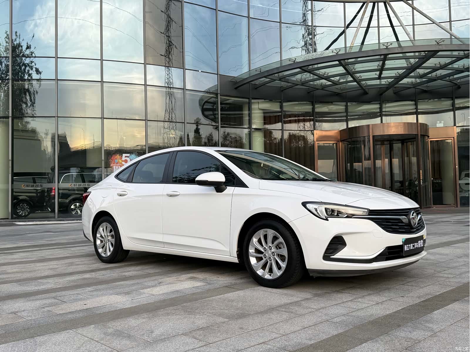 Buick Verano, 2020 3