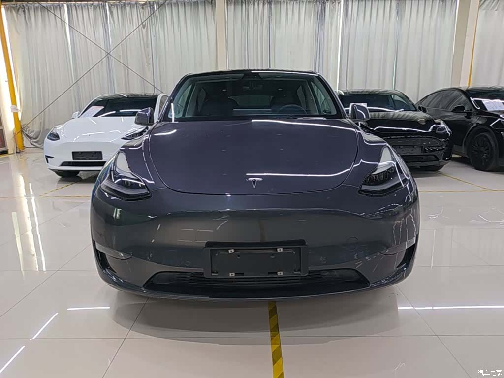 Tesla Model Y, 2021 3