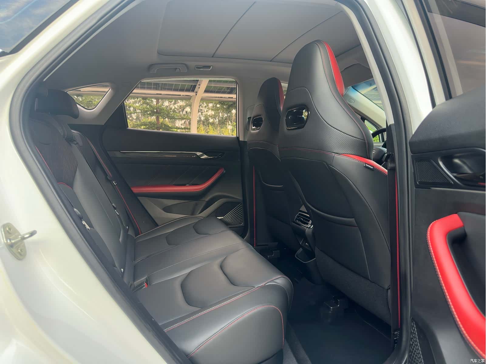Geely Emgrand, 2022 6