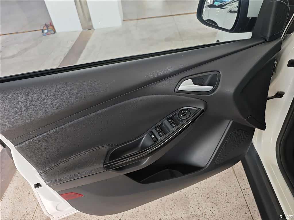 Ford Focus, 2014 12