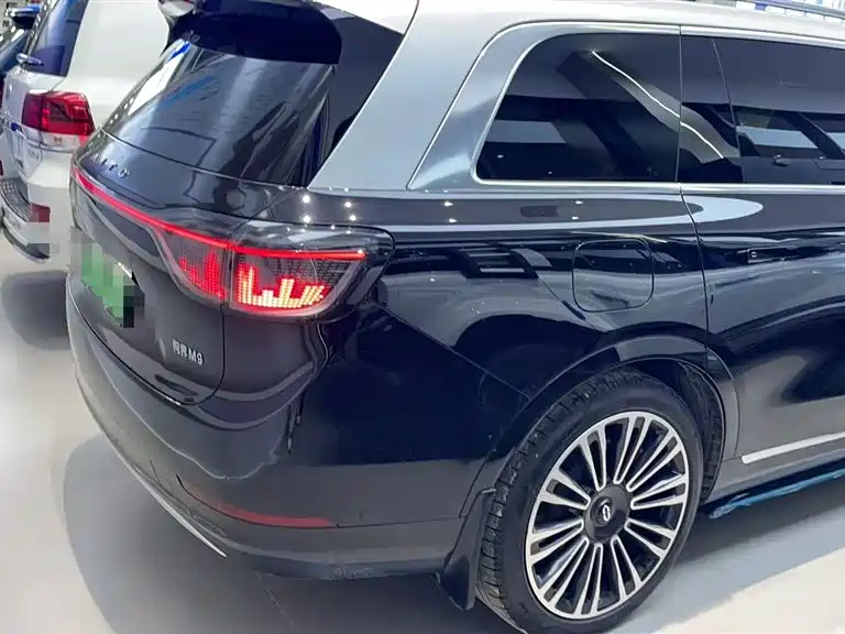 AITO Ask the world M9