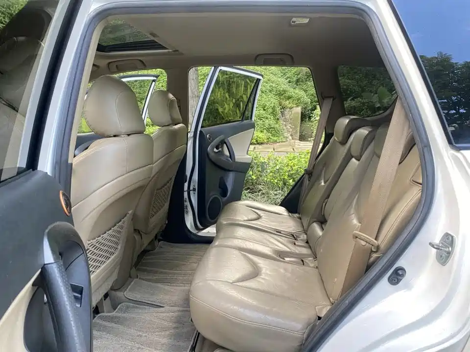 Toyota RAV4 Rongfang