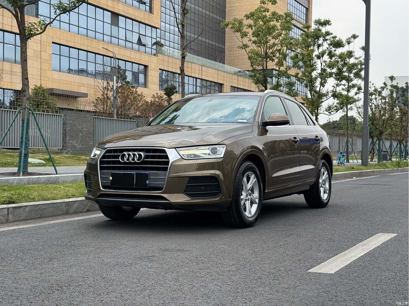 Audi Q3, 2016 1