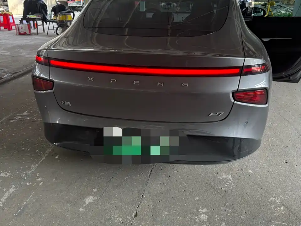 XPENG P7