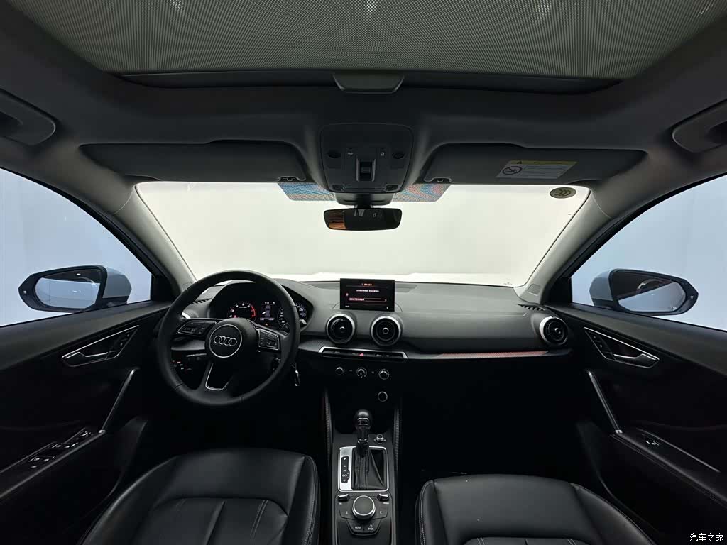 Audi Q2L, 2022 10