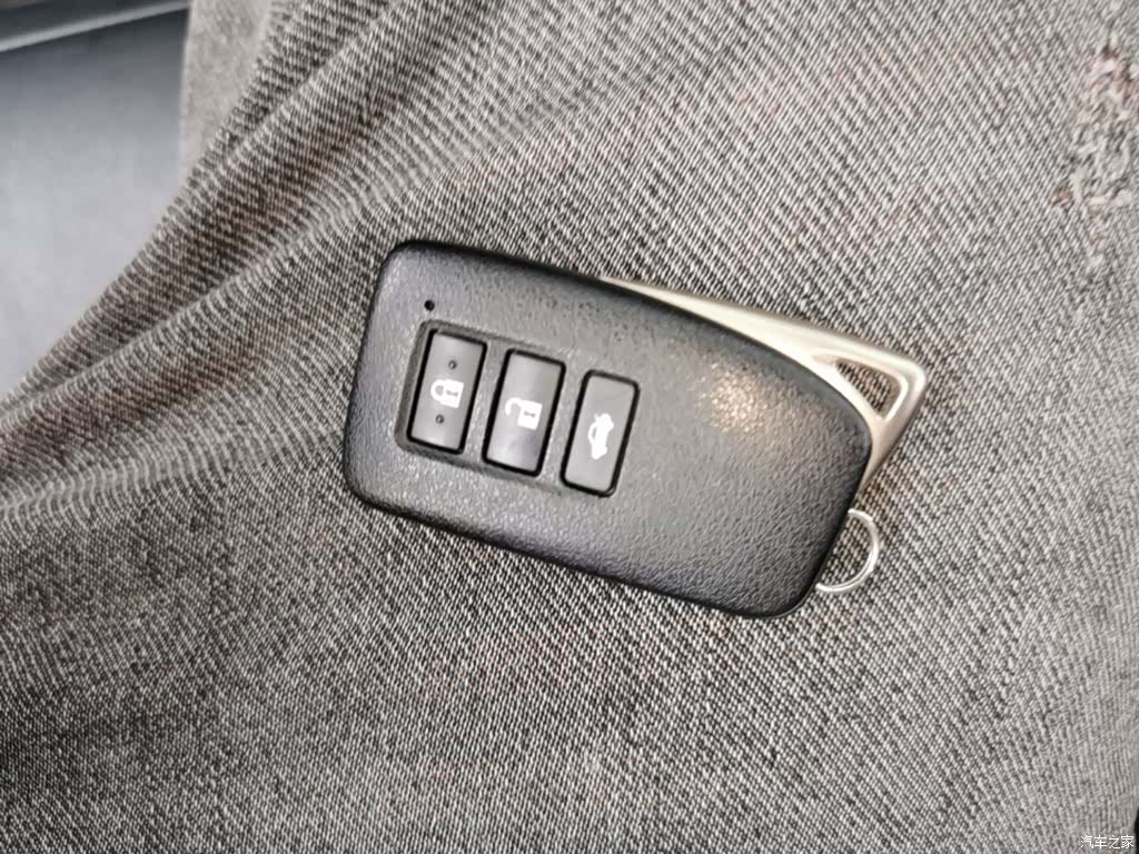 Lexus ES, 2014 9