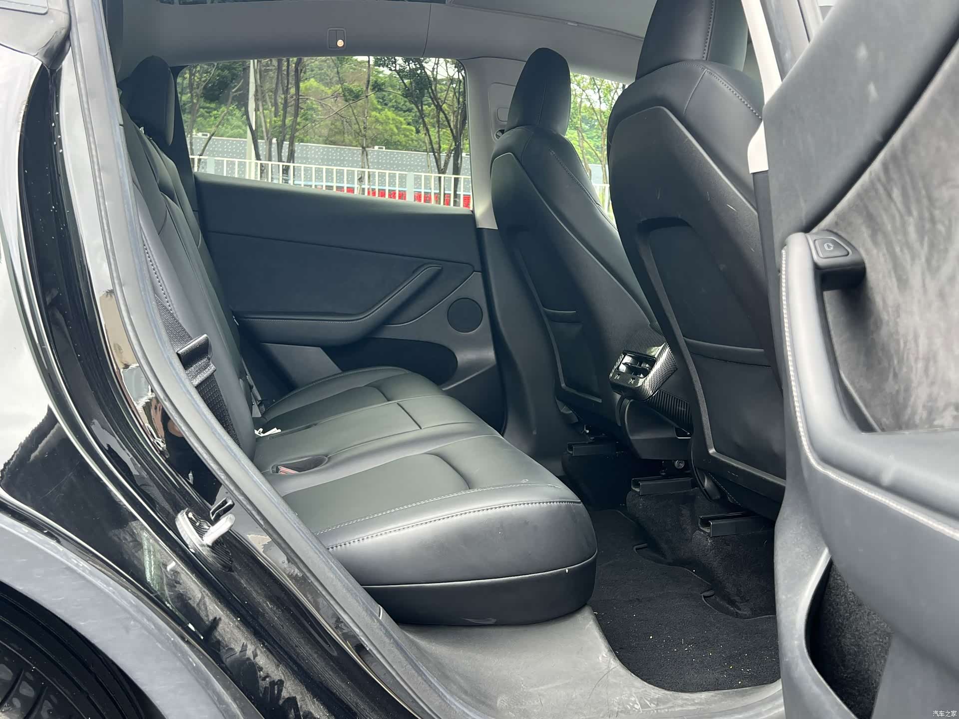 Tesla Model Y, 2022 16