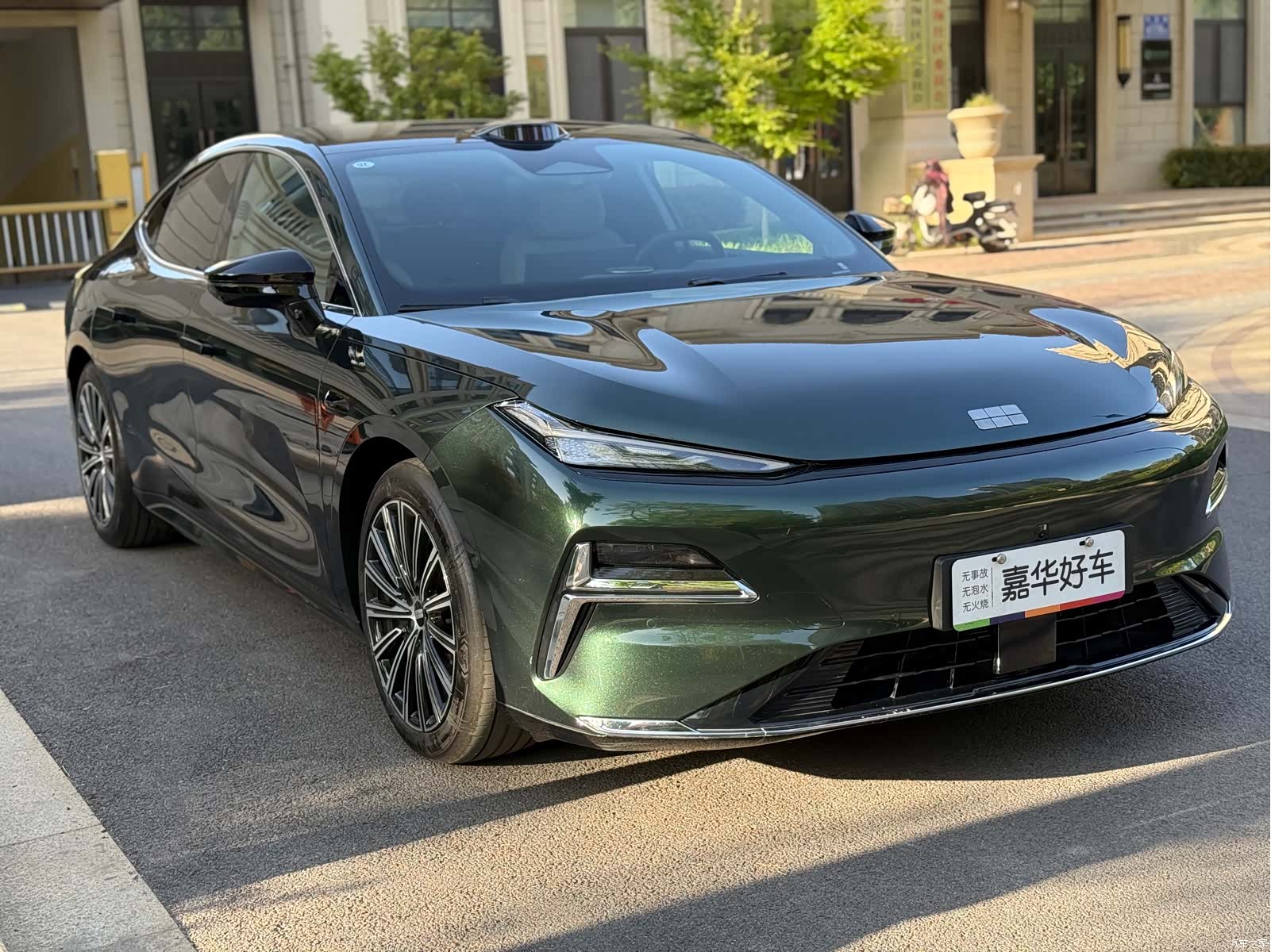 Geely 8, 2025 3