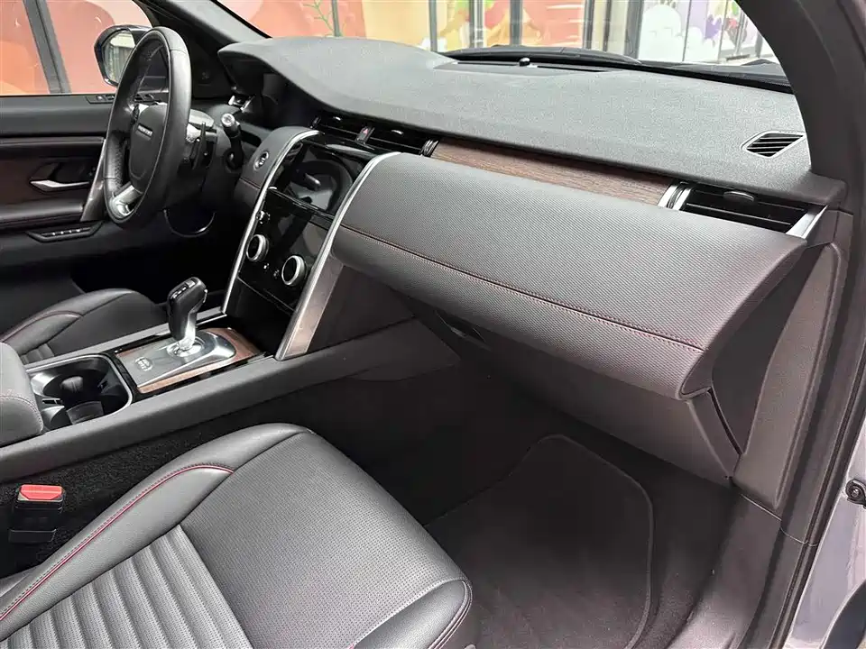Land Rover Discover sports