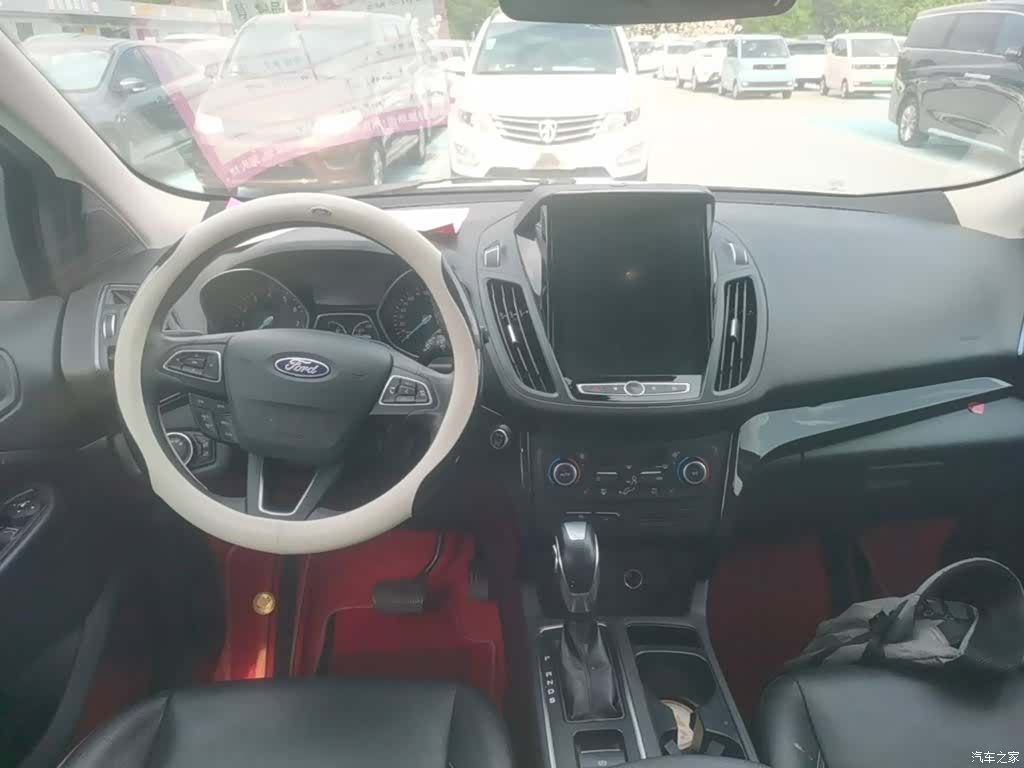 Ford Kuga, 2019 10