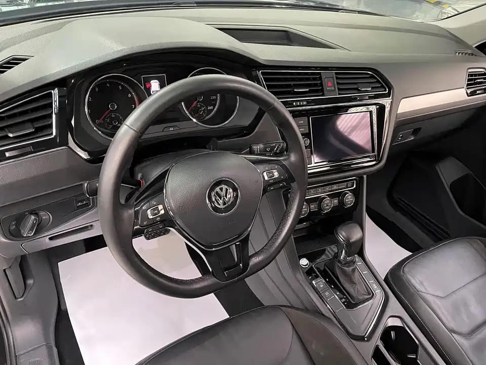 Volkswagen Tiguan L
