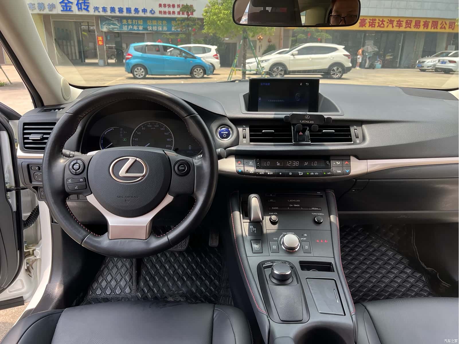 Lexus CT, 2019 16