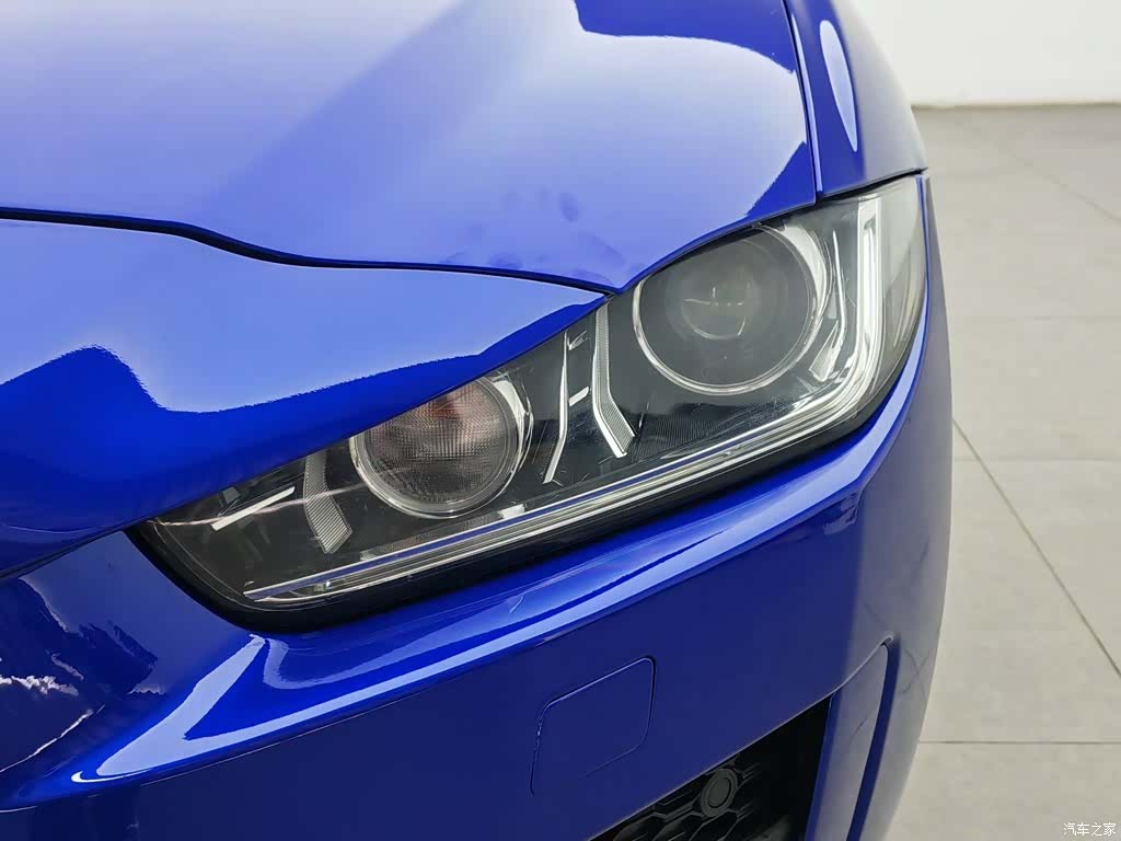 Jaguar XE, 2017 7