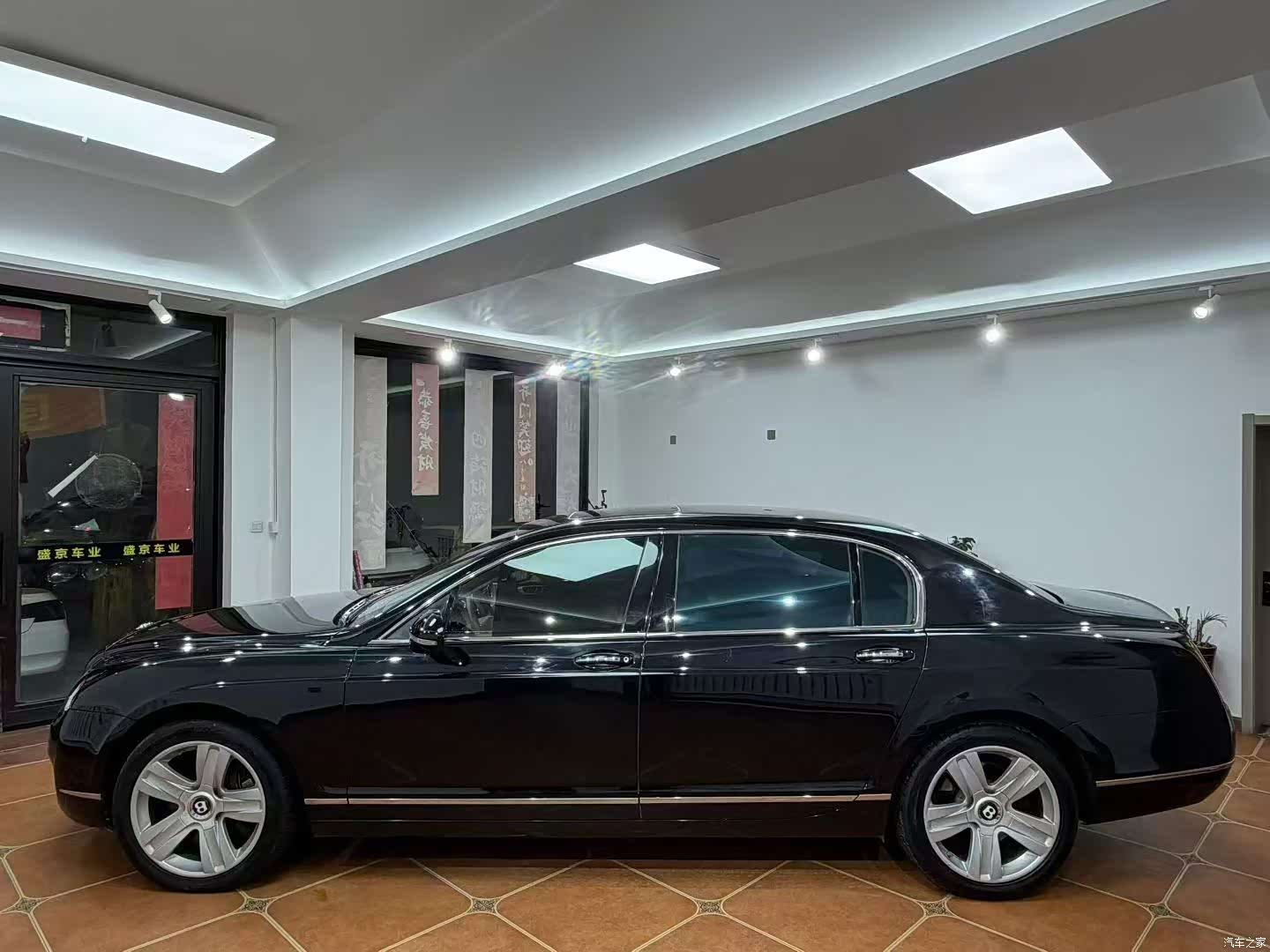 Bentley Flying Spur, 2010 2
