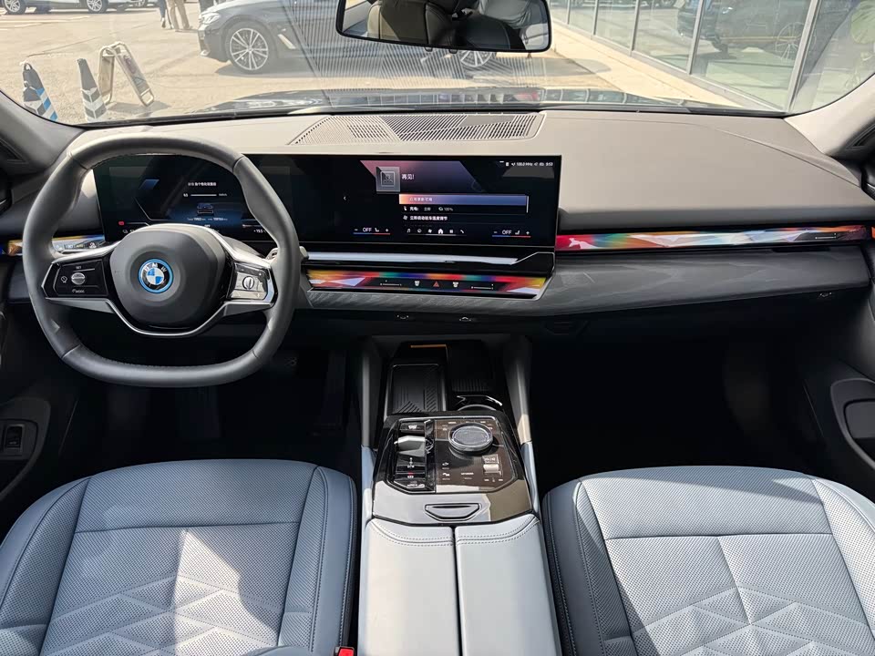 BMW i5