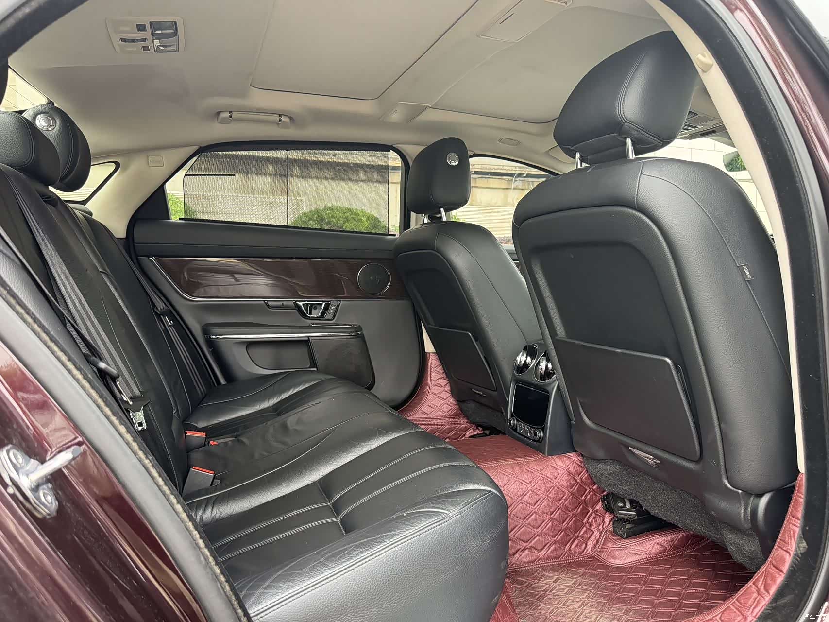 Land Rover XFL, 2018 10