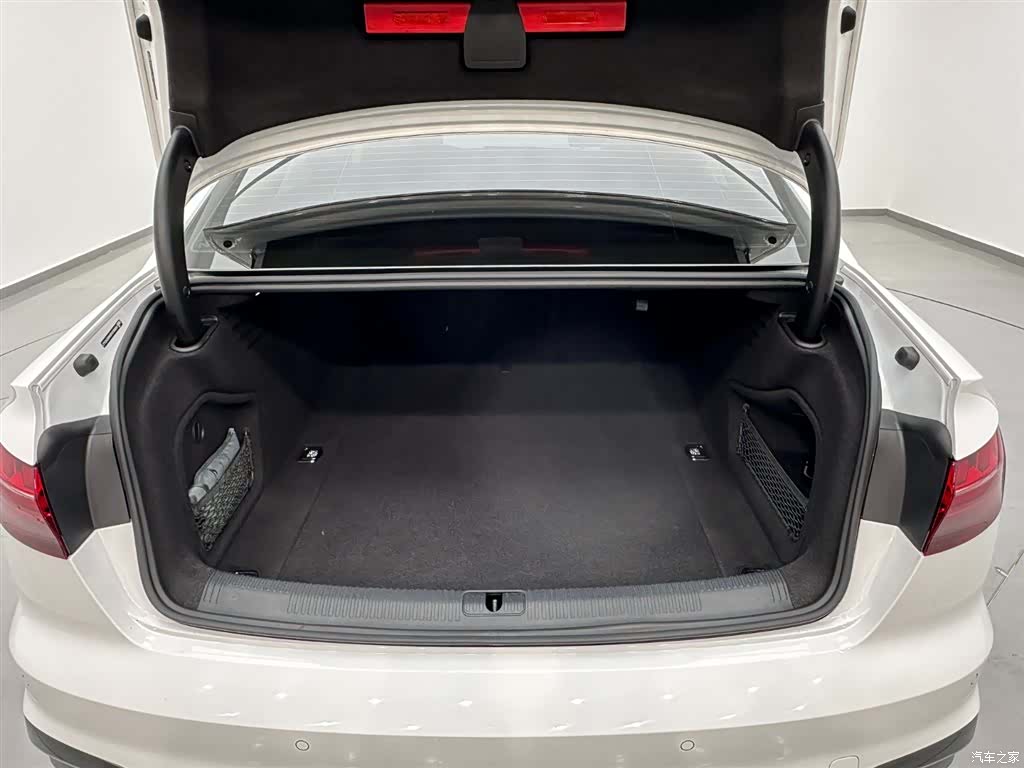 Audi A4L, 2024 26