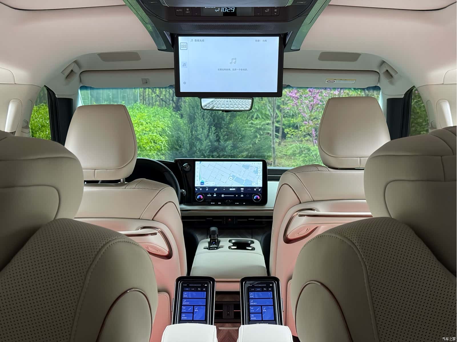 Lexus LM, 2026 14